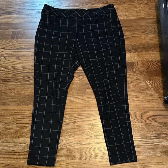 Elle Black Checkered Dress Pants - Picture 3 of 8